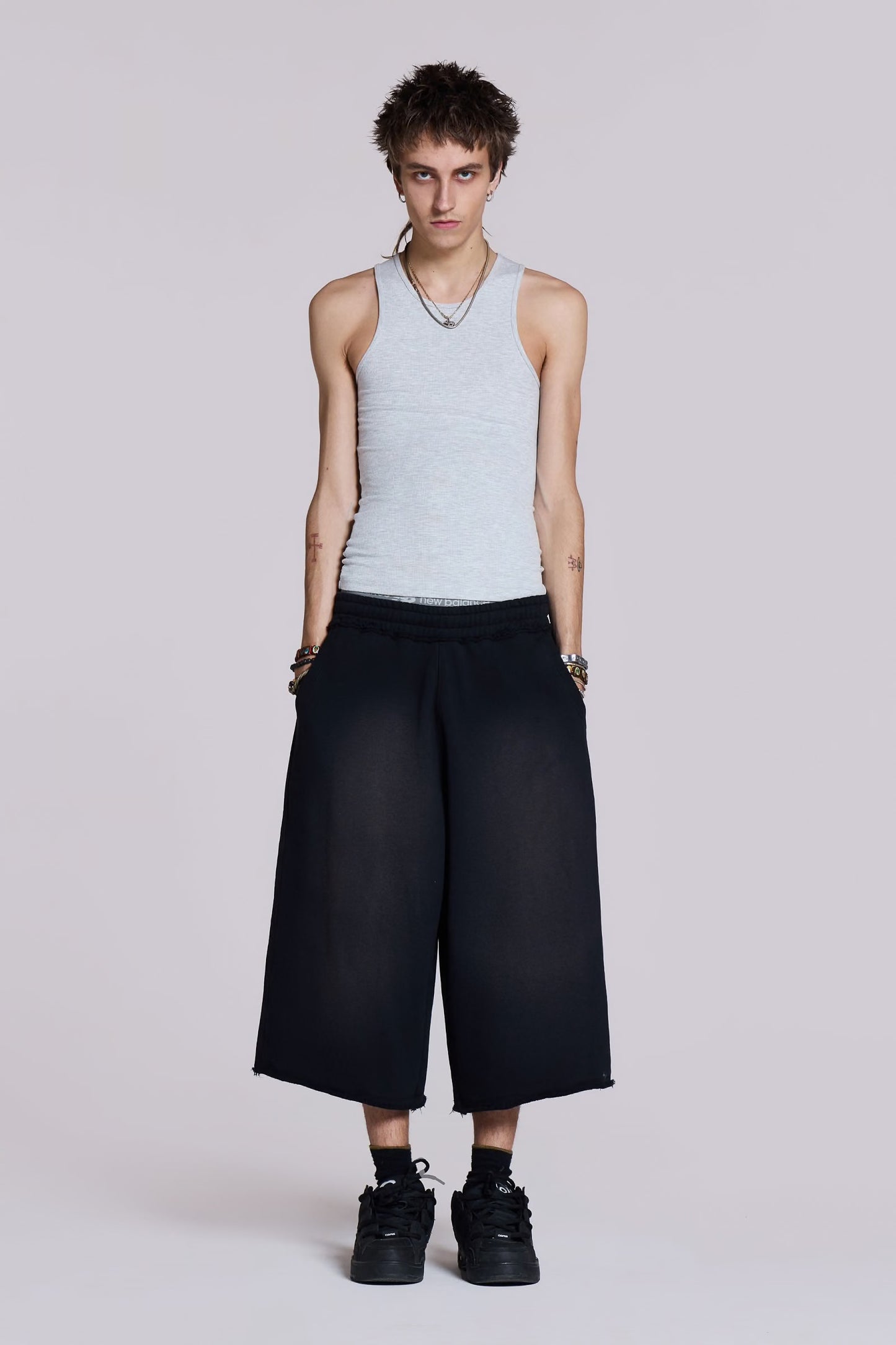 Monster 3/4 Washed Black Shorts